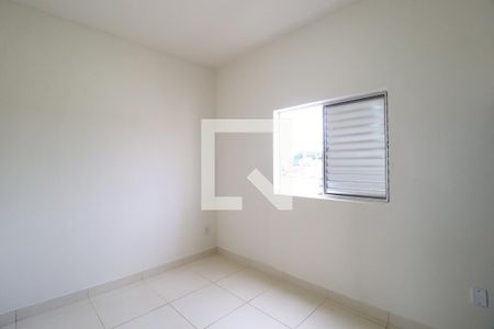 Quarto 1 de apartamento para alugar com 2 quartos, 45m² em Jardim Ipanema, Uberlândia
