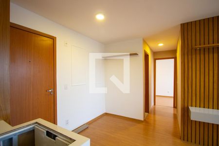 Sala de apartamento para alugar com 2 quartos, 50m² em Colubandê, São Gonçalo