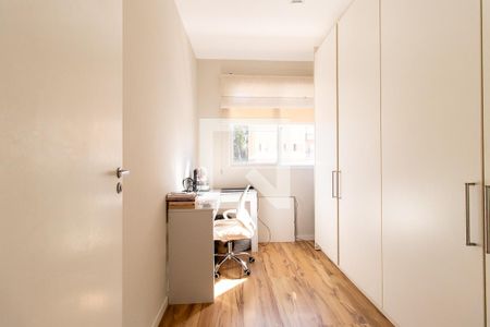 Quarto 1 de apartamento à venda com 2 quartos, 74m² em Uberaba, Curitiba