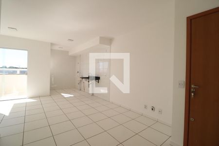 Sala de apartamento para alugar com 2 quartos, 55m² em Residencial Lago Azul, Uberlândia