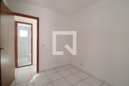 Quarto 2 - Suíte de apartamento para alugar com 2 quartos, 55m² em Residencial Lago Azul, Uberlândia