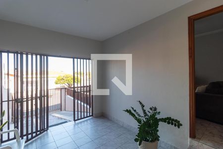 Hall de entrada de casa à venda com 2 quartos, 250m² em Cidade Jardim, Campinas