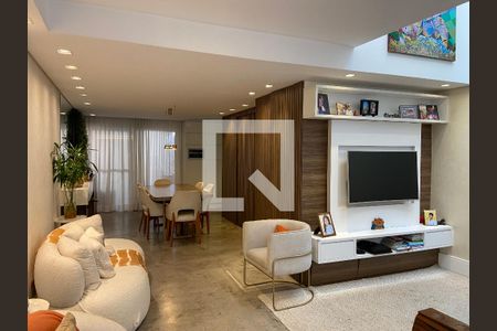 Sala de casa à venda com 3 quartos, 190m² em Cidade São Francisco, São Paulo