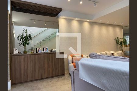 Sala de casa à venda com 3 quartos, 190m² em Cidade São Francisco, São Paulo