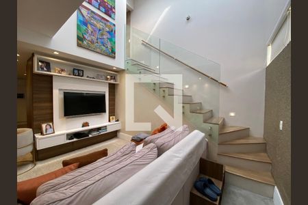 Sala de casa à venda com 3 quartos, 190m² em Cidade São Francisco, São Paulo