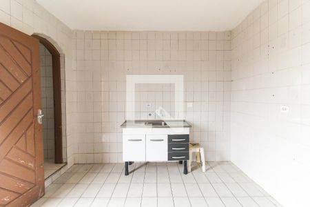 Cozinha de casa para alugar com 2 quartos, 60m² em Vila Taquari, São Paulo