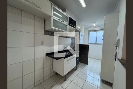Cozinha de apartamento para alugar com 2 quartos, 55m² em Jardim Roberto, Osasco