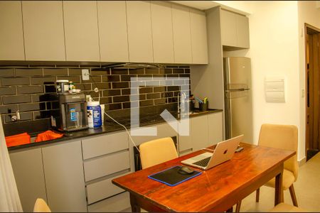 Sala/Cozinha de apartamento à venda com 1 quarto, 44m² em Setor Bueno, Goiânia