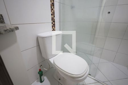 Banheiro de apartamento à venda com 2 quartos, 64m² em Vila Eldizia, Santo André