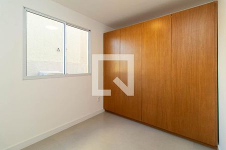 Quarto 2 de apartamento para alugar com 2 quartos, 45m² em Santa Tereza, Porto Alegre