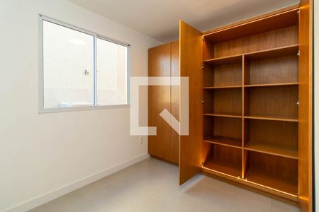 Quarto 2 de apartamento para alugar com 2 quartos, 45m² em Santa Tereza, Porto Alegre
