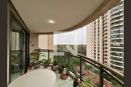 Varanda de apartamento para alugar com 4 quartos, 105m² em Barra da Tijuca, Rio de Janeiro