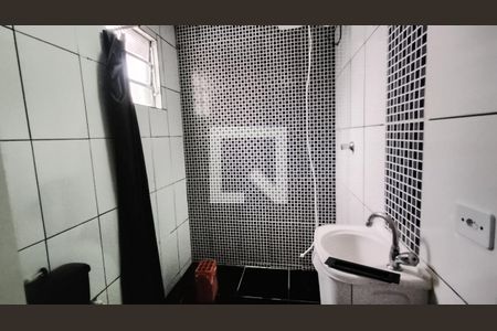 Banheiro 2 de casa para alugar com 2 quartos, 50m² em Jardim São Bernadino, Suzano
