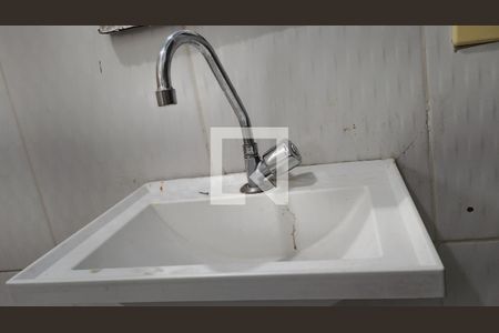 Banheiro 1 de casa para alugar com 2 quartos, 50m² em Jardim São Bernadino, Suzano