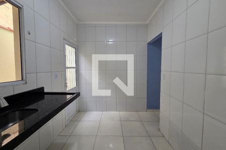 Cozinha de casa de condomínio para alugar com 2 quartos, 59m² em Vila Antartica, Praia Grande