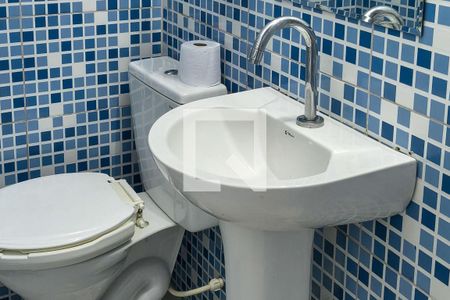 Lavabo  de casa de condomínio para alugar com 2 quartos, 59m² em Vila Antartica, Praia Grande