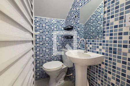 Lavabo de casa de condomínio para alugar com 2 quartos, 59m² em Vila Antartica, Praia Grande