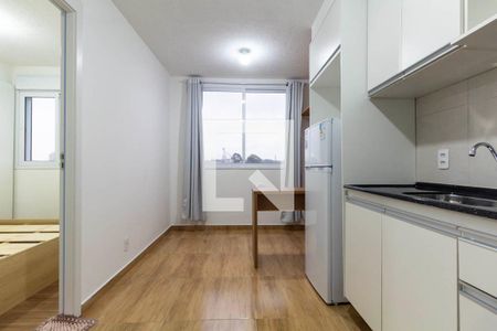 Sala, Cozinha e Área de Serviço de apartamento para alugar com 1 quarto, 25m² em Jardim America da Penha, São Paulo