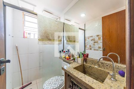 Banheiro  de apartamento para alugar com 2 quartos, 47m² em Parque Sao Vicente, Santo André