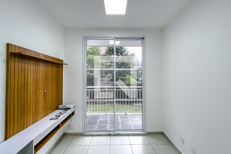 Sala de apartamento para alugar com 2 quartos, 45m² em Jardim Sabara, São Paulo