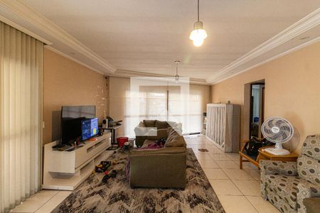 Sala e Cozinha de casa à venda com 2 quartos, 537m² em Vila Ré, São Paulo