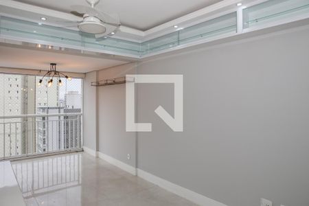 Sala e Sacada de apartamento à venda com 2 quartos, 63m² em Vila Romana, São Paulo