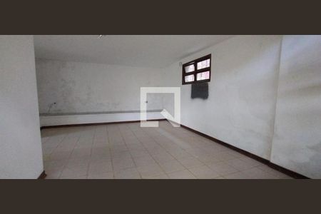 Casa à venda com 3 quartos, 300m² em Horto Florestal, São Paulo