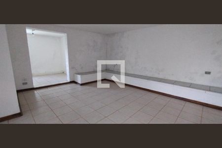 Casa à venda com 3 quartos, 300m² em Horto Florestal, São Paulo