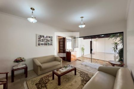 Sala de estar de casa de condomínio à venda com 4 quartos, 356m² em Parque Residencial Maison Blanche, Valinhos