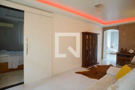 Sala de estar de casa para alugar com 3 quartos, 360m² em Santa Paula, Maricá