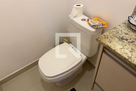 Lavabo de apartamento para alugar com 2 quartos, 75m² em Embaré, Santos