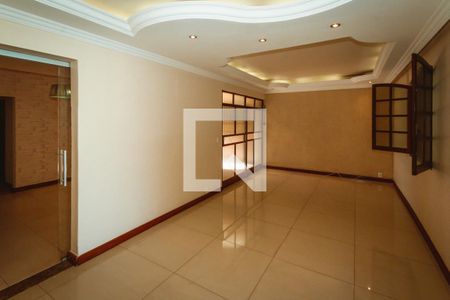 Casa para alugar com 3 quartos, 199m² em Planalto, Belo Horizonte