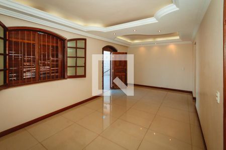 Casa para alugar com 3 quartos, 199m² em Planalto, Belo Horizonte