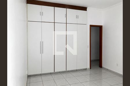 Quarto de casa para alugar com 3 quartos, 432m² em Cidade Jardim, Uberlândia