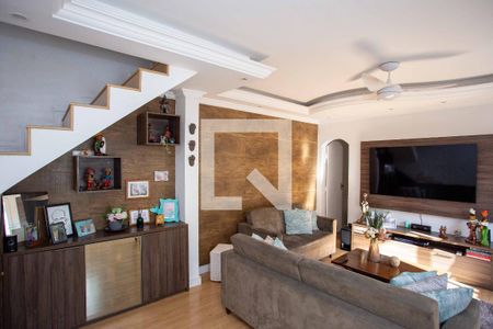 Sala de TV de casa para alugar com 4 quartos, 442m² em Jardim Rubilene, Diadema
