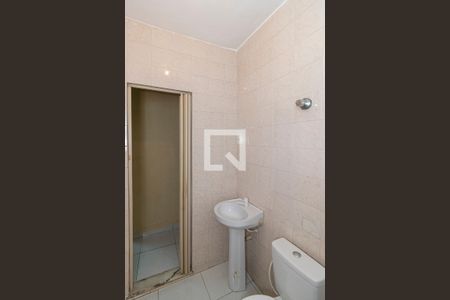 Banheiro de kitnet/studio para alugar com 1 quarto, 35m² em Irajá, Rio de Janeiro