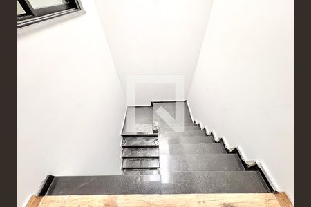 Escada para o Quarto  de casa à venda com 3 quartos, 140m² em Vila Bonilha, São Paulo