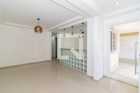 Sala de casa para alugar com 4 quartos, 200m² em Bangu, Rio de Janeiro