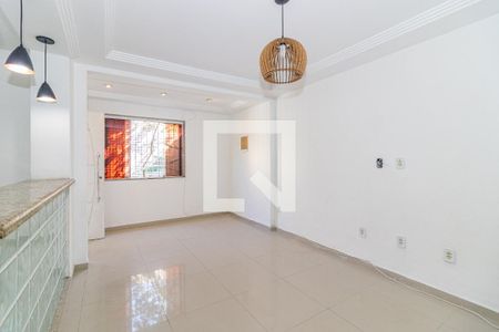 Sala de casa para alugar com 4 quartos, 200m² em Bangu, Rio de Janeiro