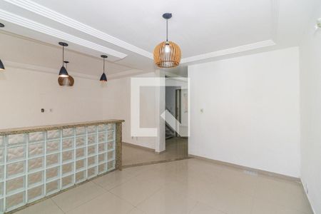 Sala de casa para alugar com 4 quartos, 200m² em Bangu, Rio de Janeiro