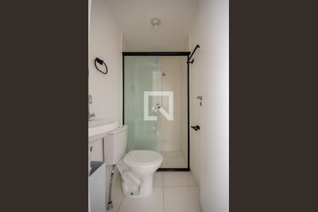 Banheiro de kitnet/studio para alugar com 1 quarto, 17m² em Freguesia do Ó, São Paulo