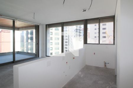 Cozinha de apartamento à venda com 2 quartos, 137m² em Itaim Bibi, São Paulo