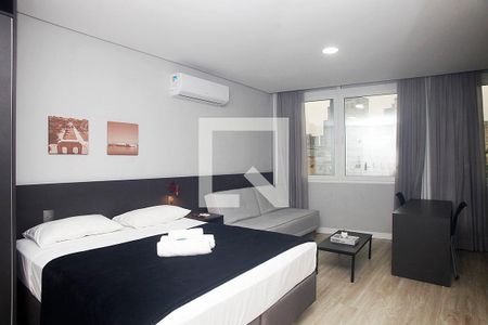 Studio - Sala / Quarto de kitnet/studio à venda com 1 quarto, 30m² em Centro Histórico, Porto Alegre