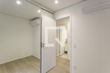 Quarto 1 de apartamento para alugar com 2 quartos, 58m² em Itaim Bibi, São Paulo