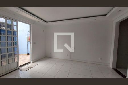 Sala de casa para alugar com 3 quartos, 130m² em Olinda, Nilópolis