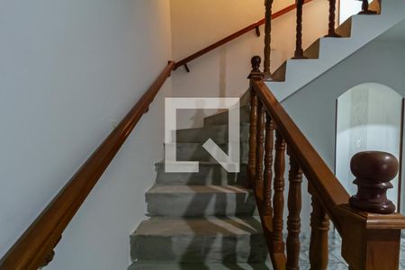Escada de casa para alugar com 2 quartos, 245m² em Montanhão, São Bernardo do Campo