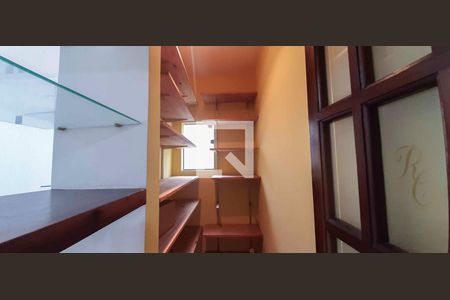 Depósito de casa à venda com 4 quartos, 246m² em Adalgisa, Osasco