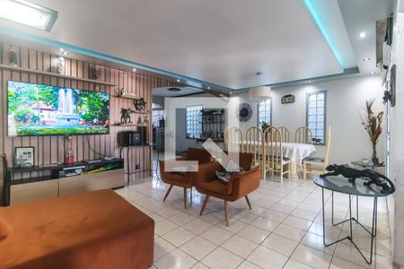 Sala de casa para alugar com 3 quartos, 425m² em Vila Aurea, Poá