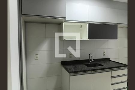 Cozinha de apartamento para alugar com 2 quartos, 55m² em Gardênia Azul, Rio de Janeiro