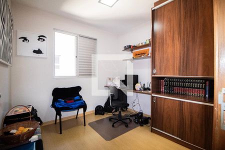 Quarto 01- Escritório  de apartamento para alugar com 3 quartos, 115m² em Carlos Prates, Belo Horizonte